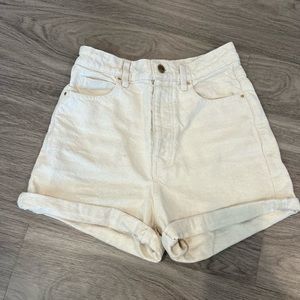 ZARA IVORY HIGH WAISTED SHORTS SIZE US 4